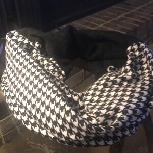 Black and white infinity neck wrap